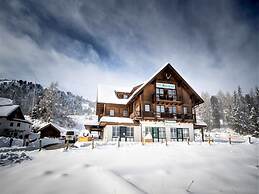 Studio Apartment on Turracherhohe Near Lake