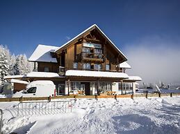 Studio Apartment on Turracherhohe Near Lake