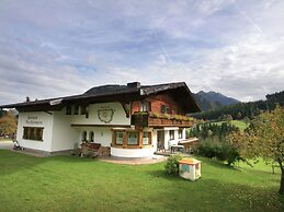 Cozy Holiday Apartment With Sauna in Schladming