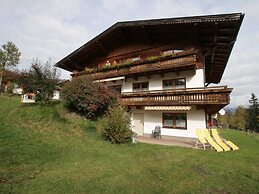 Cozy Holiday Apartment With Sauna in Schladming