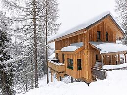 Peaceful Chalet in Turracherhöhe with Indoor Hot Tub