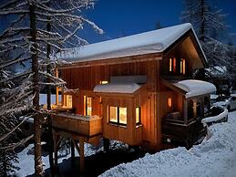 Peaceful Chalet in Turracherhöhe with Indoor Hot Tub
