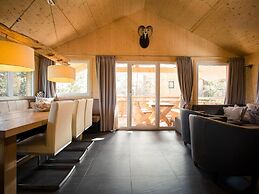 Peaceful Chalet in Turracherhöhe with Indoor Hot Tub