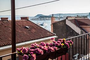 Royal View Apartment