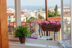 Royal View Apartment