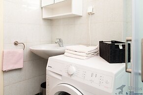 Royal View Apartment