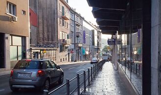 Royal View Apartment