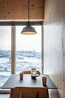 Aska Modern Cabin