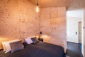 Aska Modern Cabin