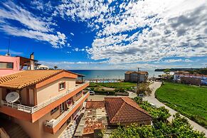 Porto Planos Beach Hotel