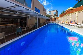 Porto Planos Beach Hotel