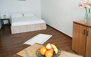 Duplex Apartment Tinel