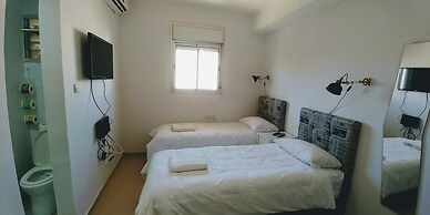 Jaffa's Penthouse Hostel