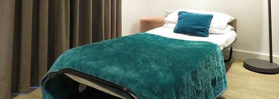 Tudors eSuites Birmingham House Private Garden