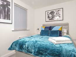 Tudors eSuites Birmingham House Private Garden