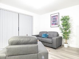 Tudors eSuites Birmingham House Private Garden