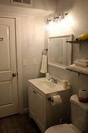 Rainier Guesthouse (Walk to Metro)