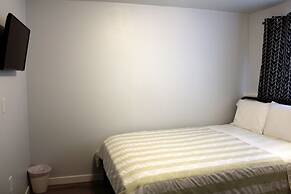 Rainier Guesthouse (Walk to Metro)