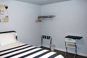 Rainier Guesthouse (Walk to Metro)