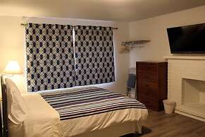 Rainier Guesthouse (Walk to Metro)