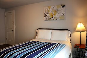 Rainier Guesthouse (Walk to Metro)