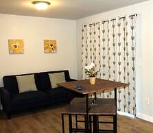 Rainier Guesthouse (Walk to Metro)