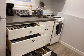 Rainier Guesthouse (Walk to Metro)