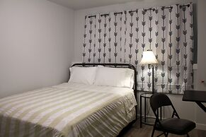 Rainier Guesthouse (Walk to Metro)