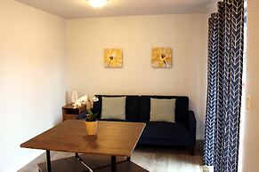 Rainier Guesthouse (Walk to Metro)