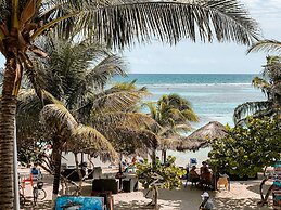 El Fuerte Beach Resort