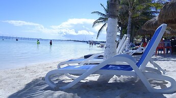 El Fuerte Beach Resort