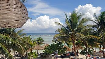 El Fuerte Beach Resort