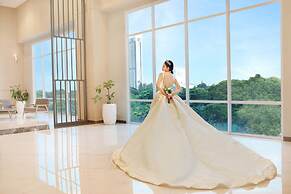 HARRIS Hotel & Conventions Bundaran Satelit Surabaya