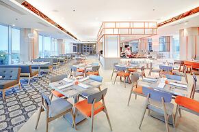 HARRIS Hotel & Conventions Bundaran Satelit Surabaya