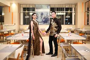 HARRIS Hotel & Conventions Bundaran Satelit Surabaya