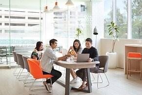 HARRIS Hotel & Conventions Bundaran Satelit Surabaya