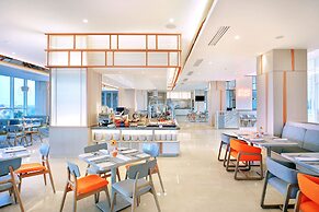 HARRIS Hotel & Conventions Bundaran Satelit Surabaya