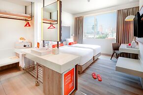 HARRIS Hotel & Conventions Bundaran Satelit Surabaya