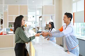 HARRIS Hotel & Conventions Bundaran Satelit Surabaya