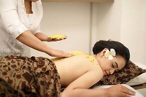 HARRIS Hotel & Conventions Bundaran Satelit Surabaya