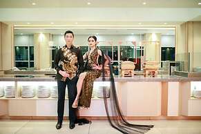 HARRIS Hotel & Conventions Bundaran Satelit Surabaya