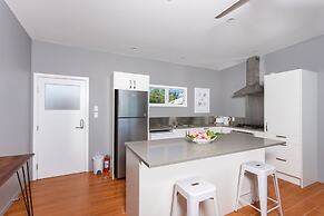 Panama Beachfront Apartments Rarotonga