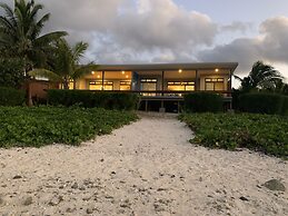 Panama Beachfront Apartments Rarotonga
