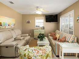 Red Robyn by Meyer Vacation Rentals