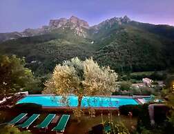 Oliveto Stunning Property With Private Garden