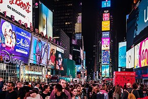 Perfectly Located near Restaurants, Shops, & Sites