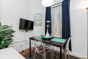 Perfectly Located near Restaurants, Shops, & Sites