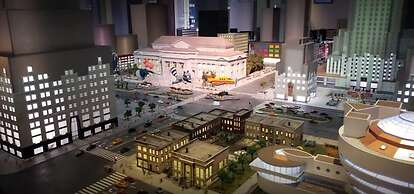 Perfectly Located near Restaurants, Shops, & Sites