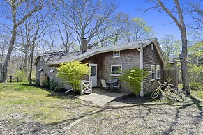 Oak Bluffs 3-Bed Cottage, Walk to Town