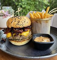 TEVA Glamping & Retreat